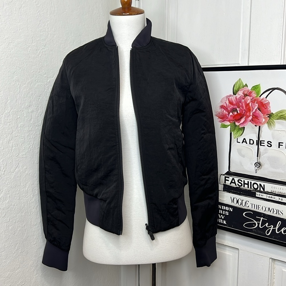 Lululemon Black Non-Stop Reversible Bomber Jacket Size 2 - Picture 8 of 13
